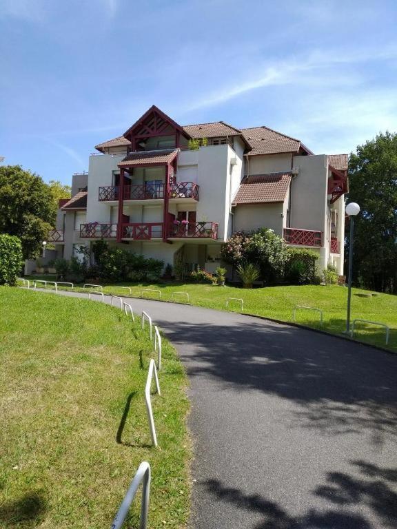 Le Petit Park-Studio-Terrasse- Piscine-Wifi Fibre Lägenhet Pau Exteriör bild