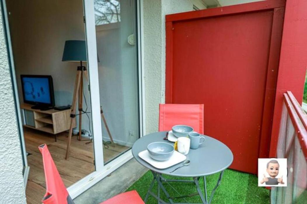 Le Petit Park-Studio-Terrasse- Piscine-Wifi Fibre Lägenhet Pau Exteriör bild